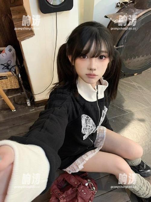 就想问问，有多少人像我一样为了下载17吃瓜网而消耗深夜时间？