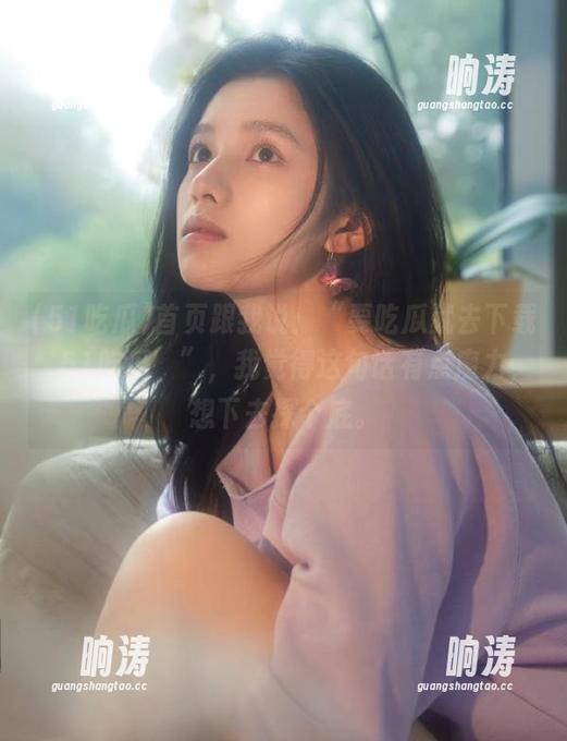 首页跟我说：“要吃瓜就去下载‘51吃瓜’”，我觉得这句话有点魔力，想下去探个底。