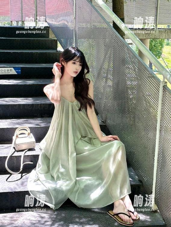 在线追踪“51吃瓜网”的热瓜动态，肆意瓜友的狂欢时刻！