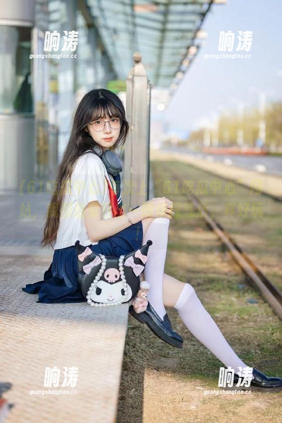 每次上“61吃瓜中心”网站，我都感觉冒出一股侦探气质，真好玩！