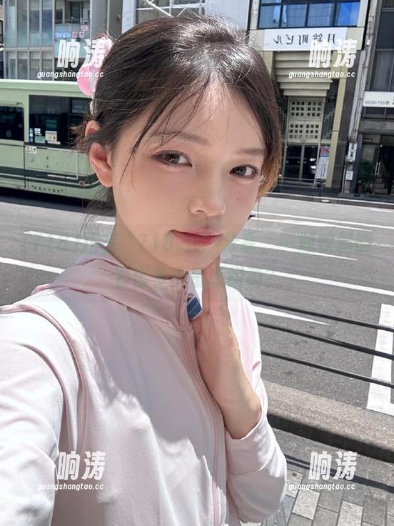 718 正在“718.st”分享,一瓶饮料能看出多少情感纠葛?