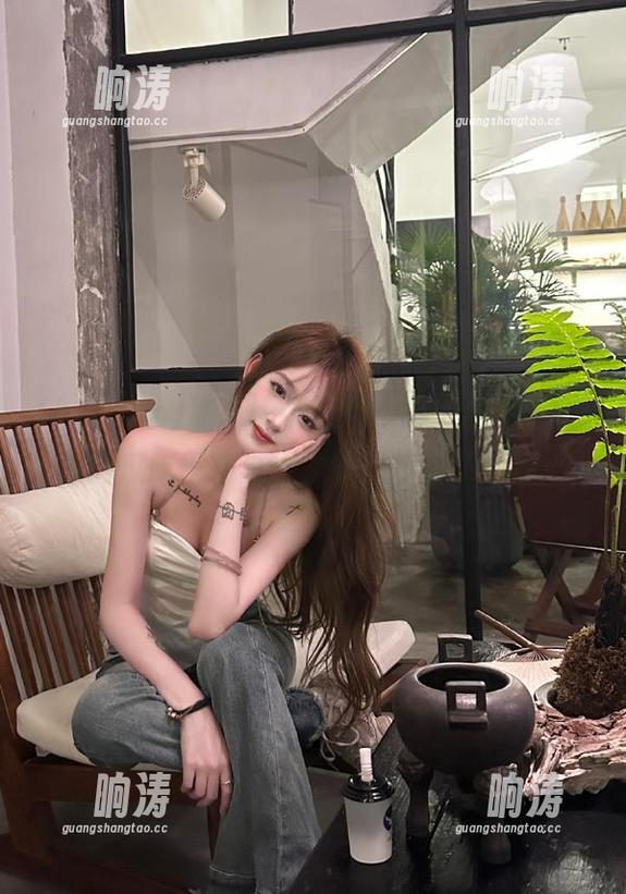 被“heiliao.cool”吸引的，我的瓜吃得太过火，入口变成了黑洞！