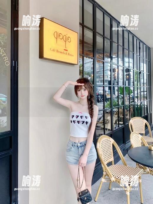 ios版www.51cg1.com，这种设计风格是不是懒得修了？
