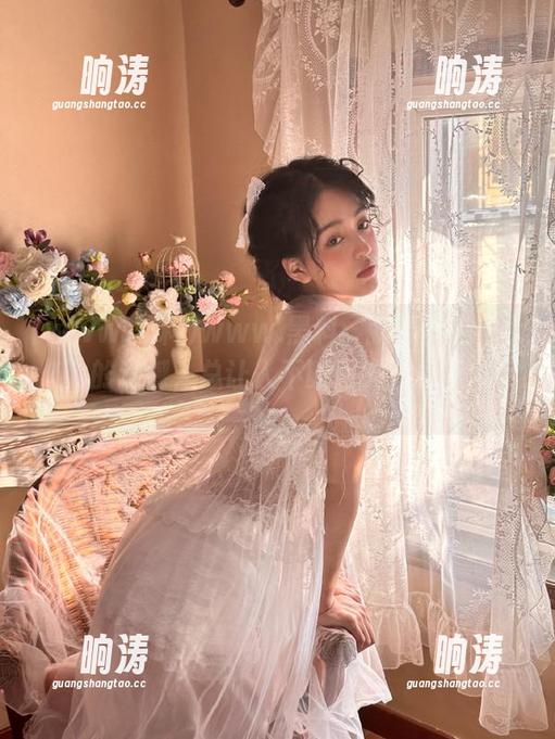 www.黑料：就像那些“永久”的遗憾，总让人不断回头，永不放手。