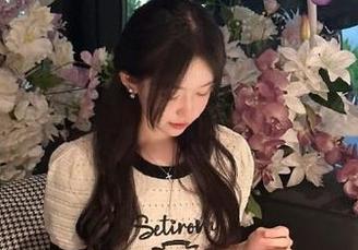 看五1吃瓜发布的这个瓜，简直让我怀疑人生，哈哈！