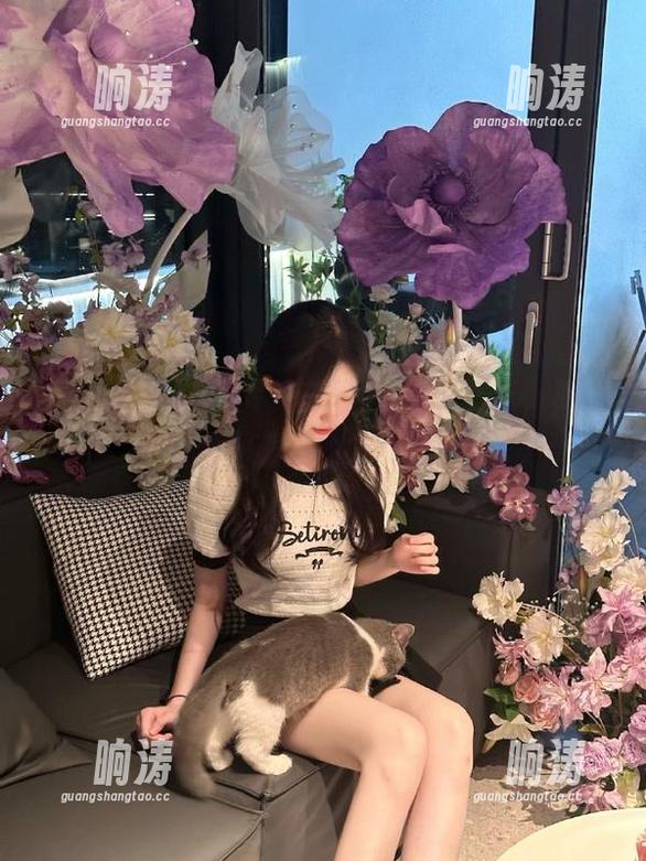看五1吃瓜发布的这个瓜，简直让我怀疑人生，哈哈！
