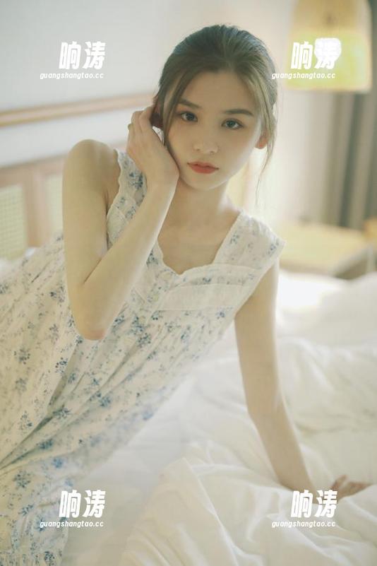 早晨的朝阳让人沉迷，观看吃瓜网，时间竟然飞逝