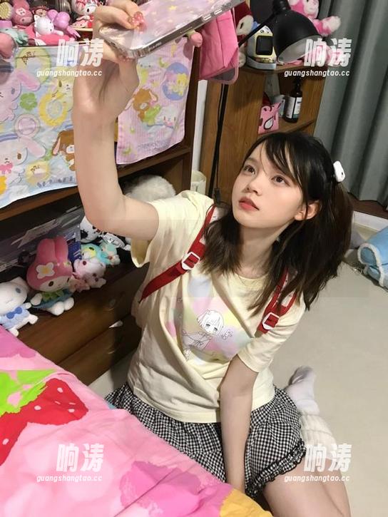 吃瓜视频app，无限模式，草地上吃瓜，永不迷路，还有趣儿！