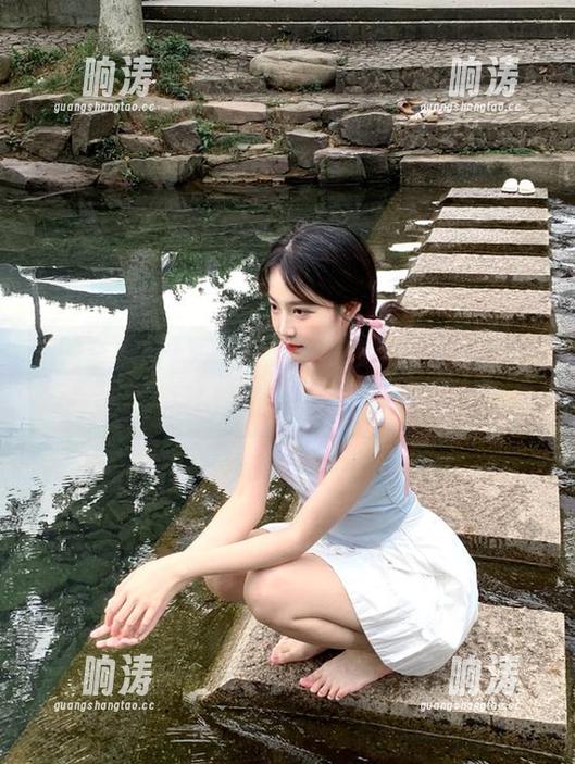 又是一个无眠夜，首页看国产黑料心情跌宕起伏…