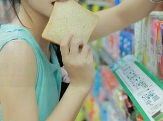 在线评测：这些明星黑料，让我对偶像的忠诚一次次摇摆。