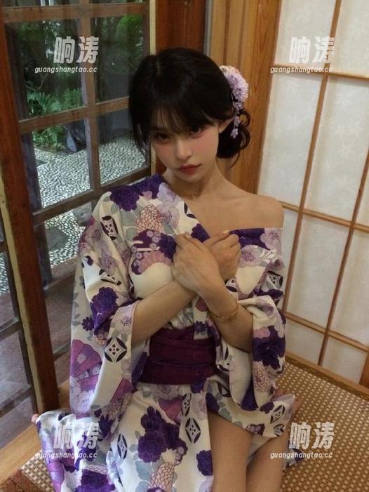 翻开美女黑料网页，果然是‘眼前一亮’的绝世佳人？