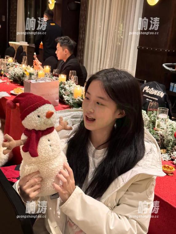 美女黑料网：当黑料成了新指南，永不迷路随心畅游。