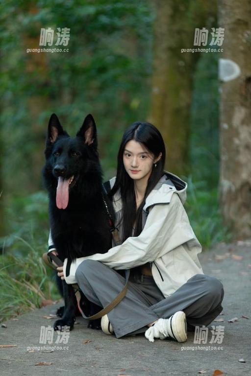登录黑料不打烊，今日吃瓜事件继续火热，整个人都被围起来了，太刺激了！