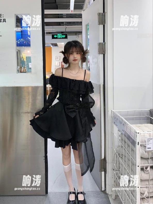 更新吧，黑料不打烊！我这是在干嘛呢，纯粹在刷八卦吧？
