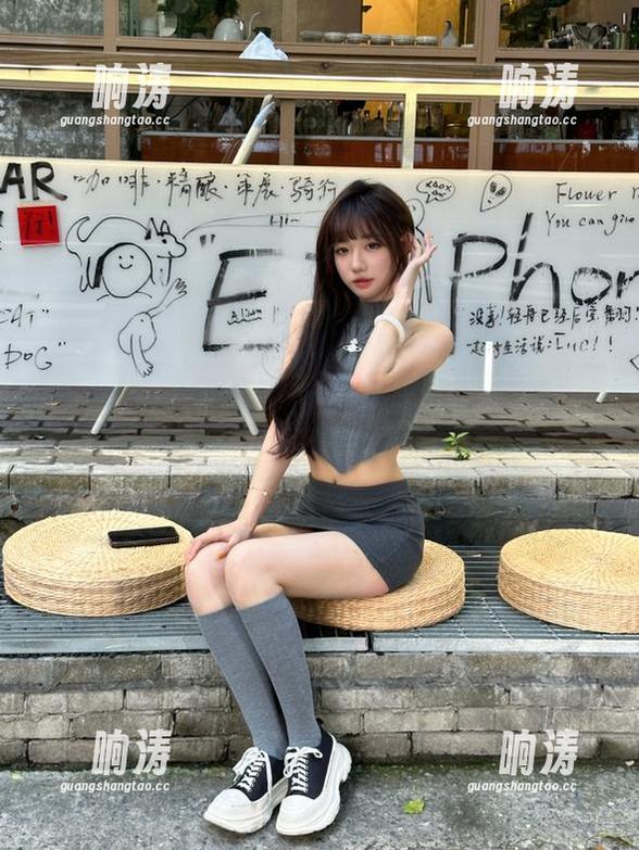 填补你无聊时光的神器，快登录“黑料不打烊”看瓜！