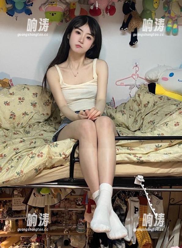 黑料吃瓜不打烊官网：你以为看到的是瓜，其实是心灵鸡汤的配方。