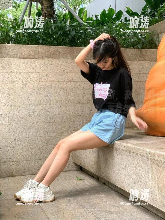好莱坞风波不断，来‘黑料正能量’下载一份投票单，支持你的明星吧！
