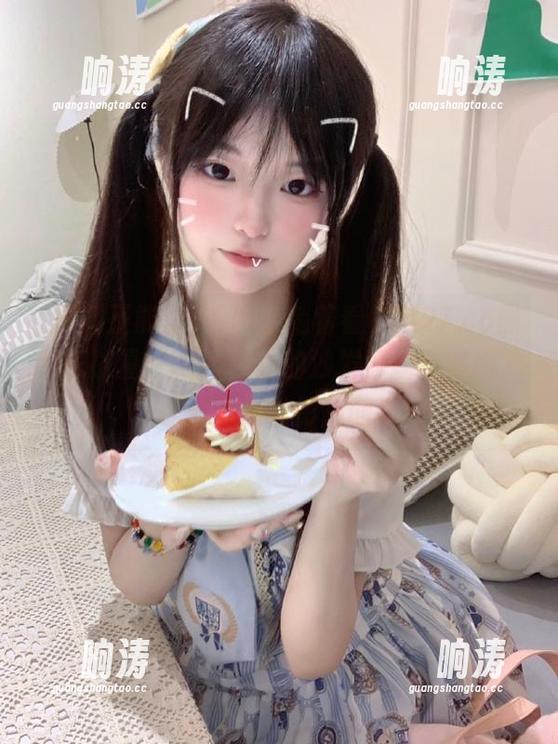 下班后躺着看“hl27.co黑料正能量”app，我的沙发已经不够用了，需要搬个电影院回来。