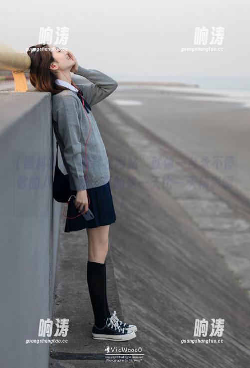 “黑料社网站”就像一台永不停歇的八卦机器，真的是一天比一天精彩啊！
